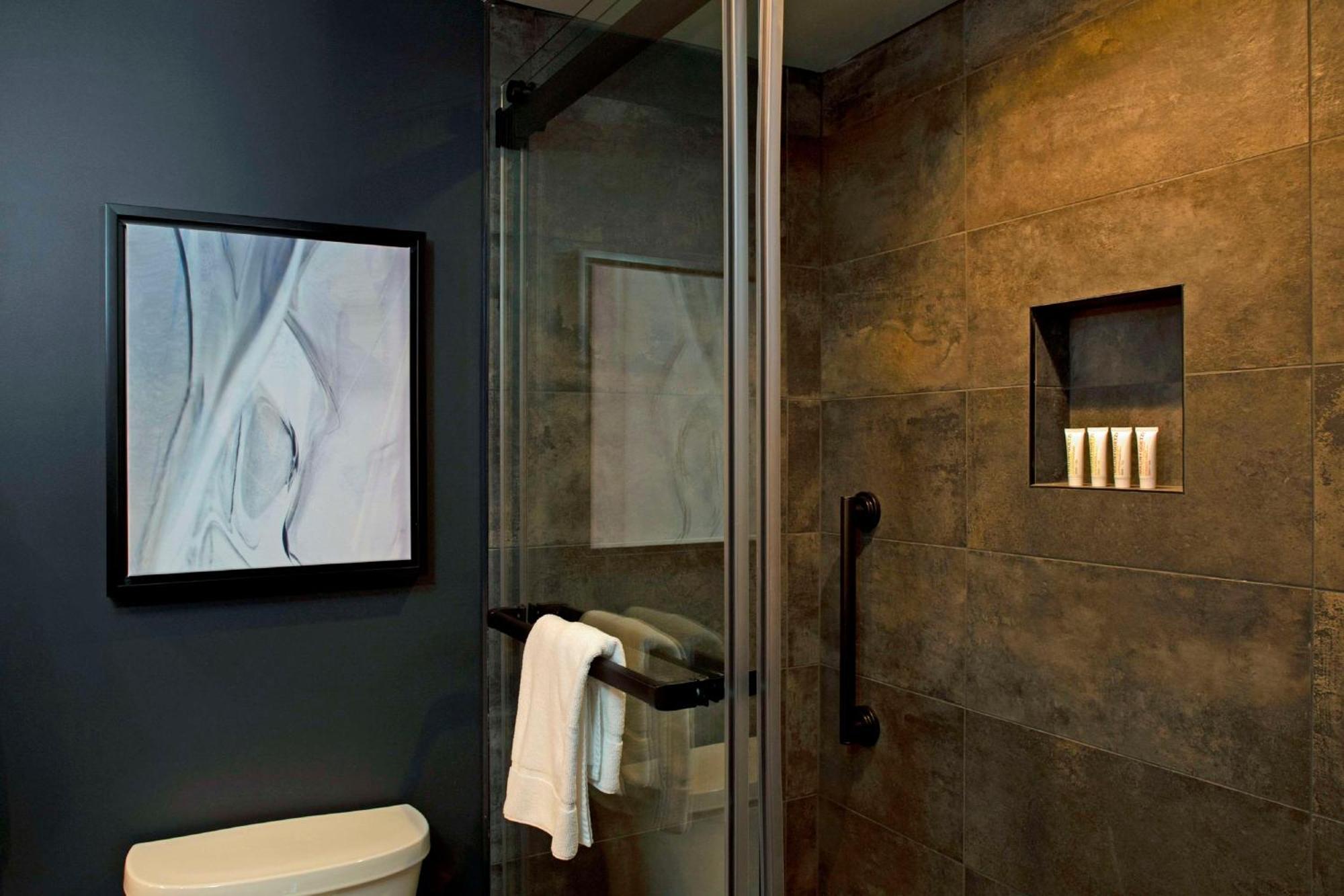 Hotel The Lloyd Stamford, Tapestry Collection By Hilton Esterno foto